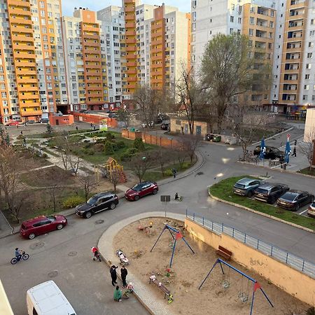 Cozy Two Bedroom Large Apartment Кишинёв Экстерьер фото