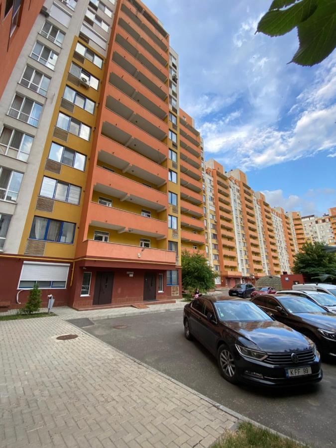 Cozy Two Bedroom Large Apartment Кишинёв Экстерьер фото