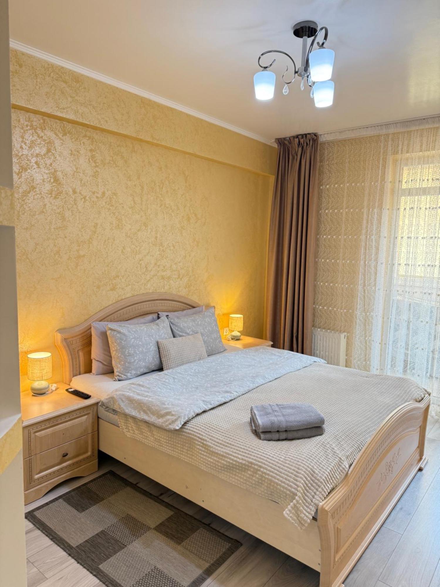 Cozy Two Bedroom Large Apartment Кишинёв Экстерьер фото