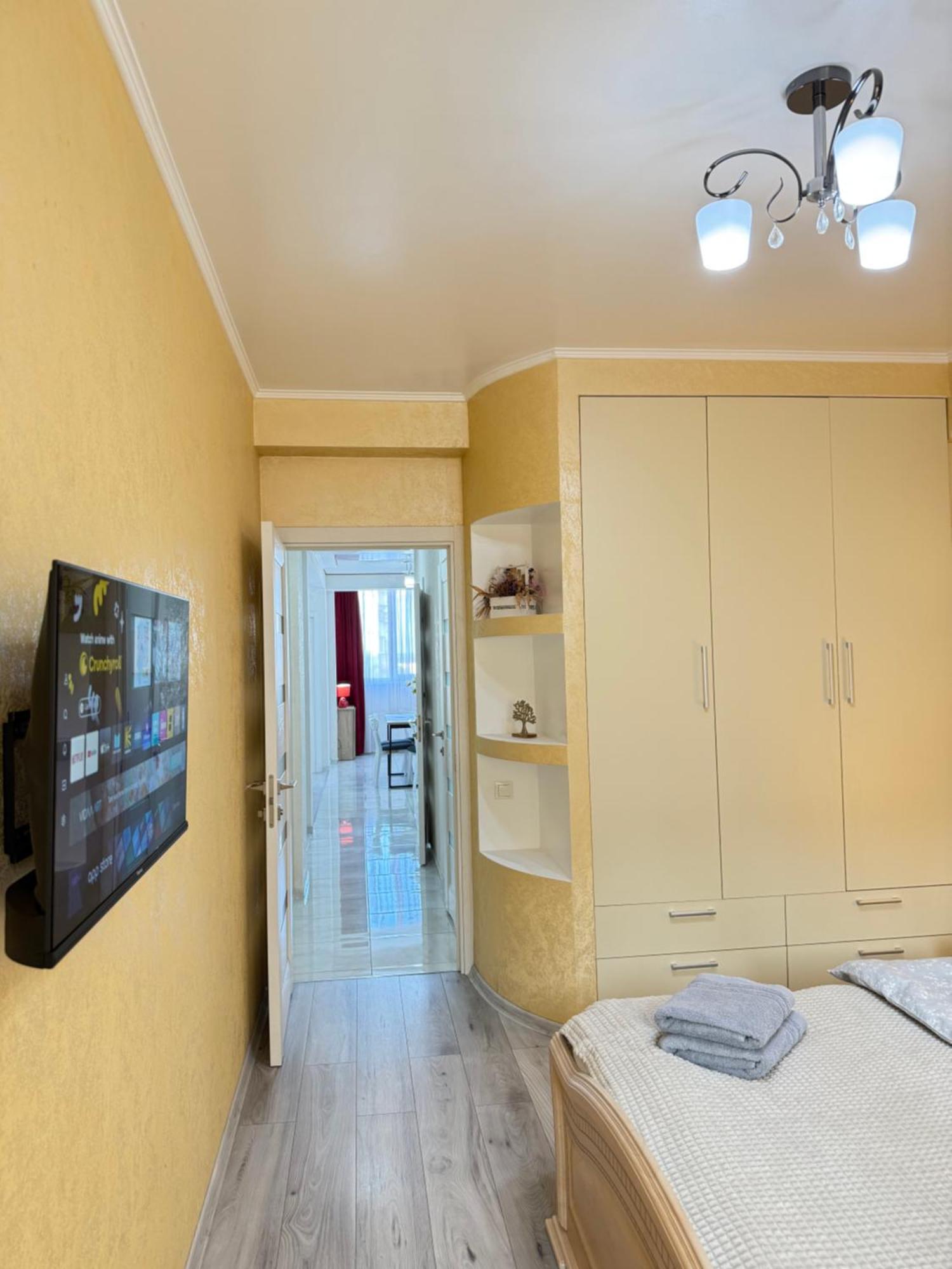 Cozy Two Bedroom Large Apartment Кишинёв Экстерьер фото