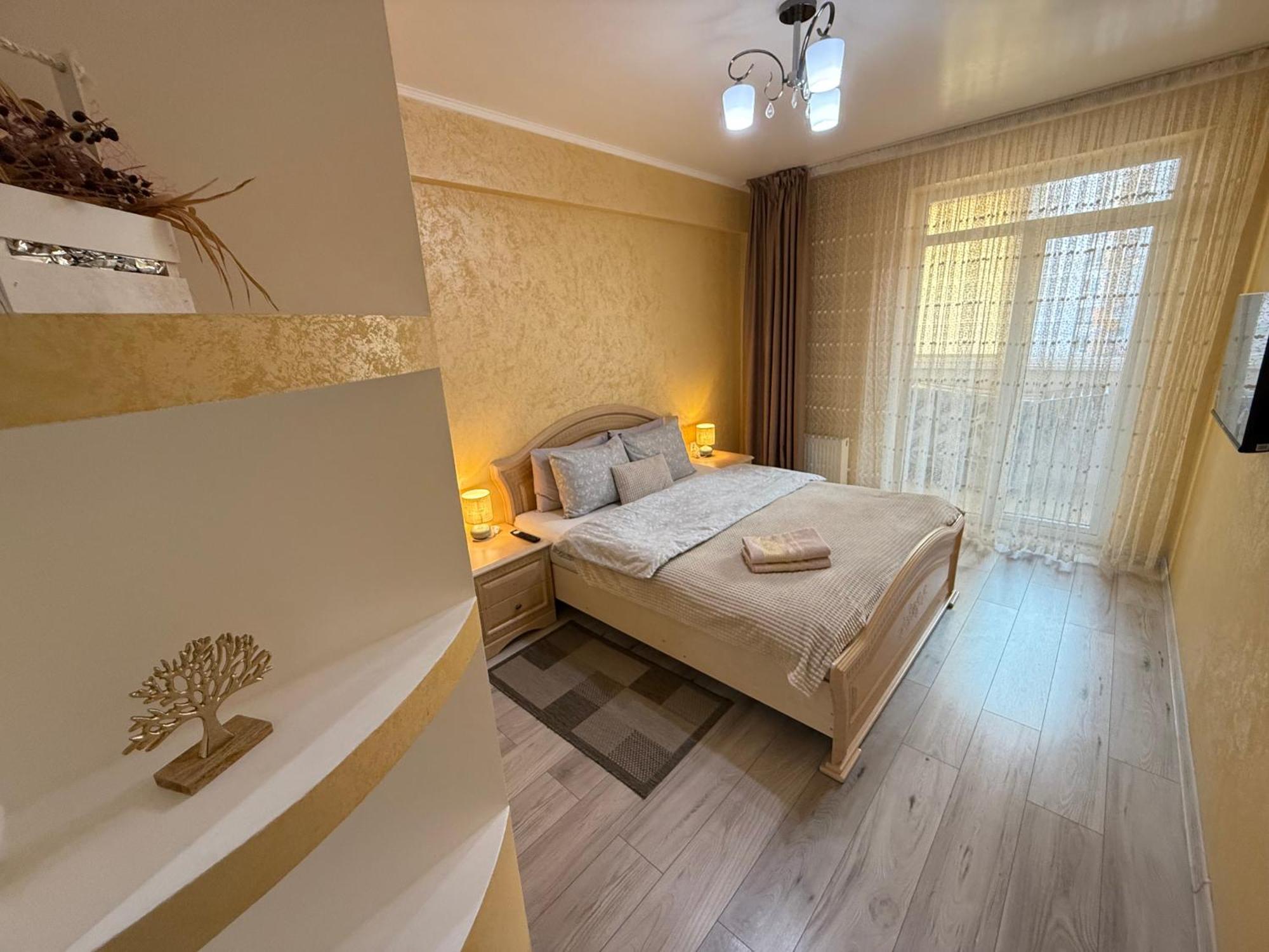 Cozy Two Bedroom Large Apartment Кишинёв Экстерьер фото