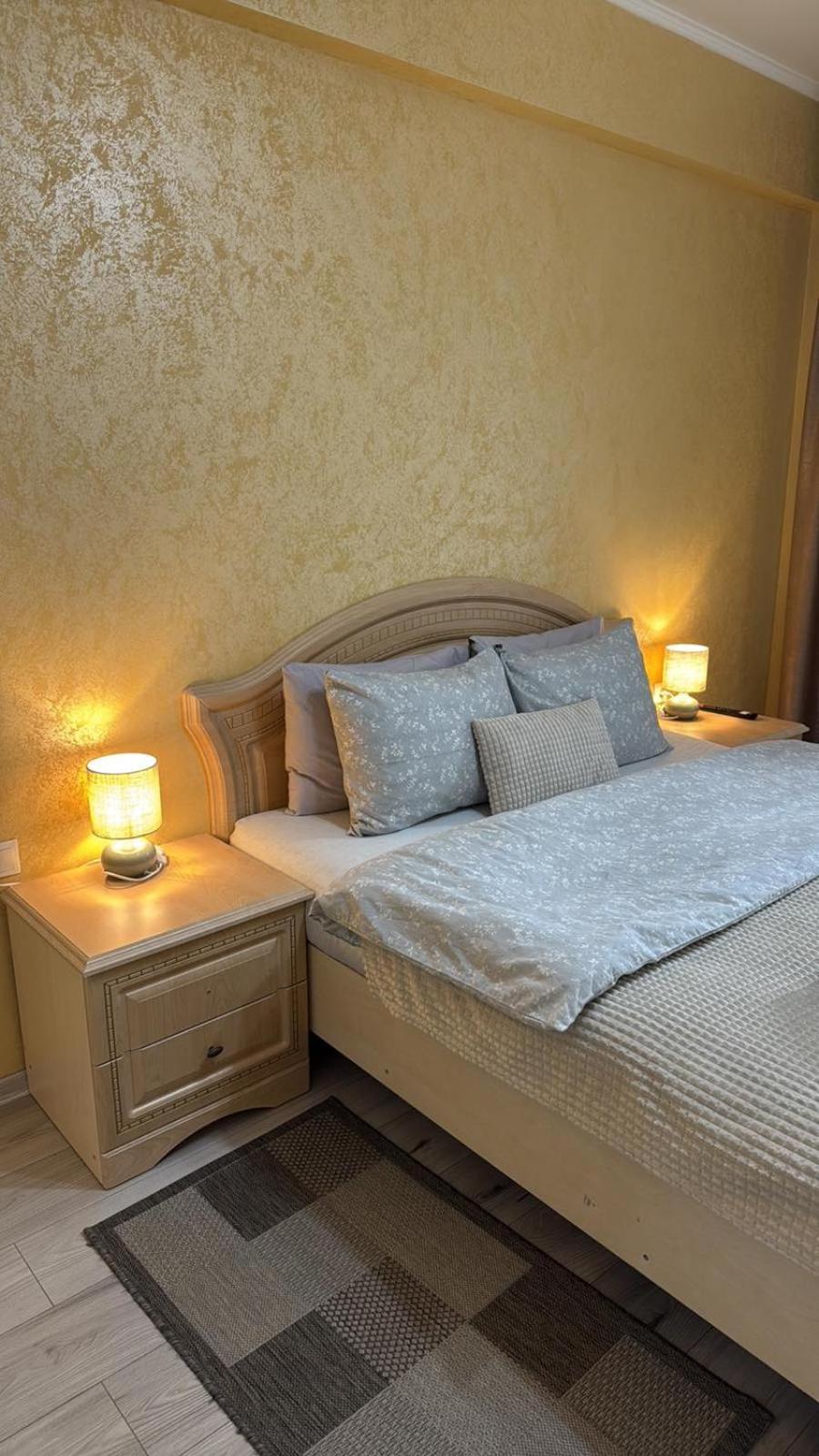 Cozy Two Bedroom Large Apartment Кишинёв Экстерьер фото