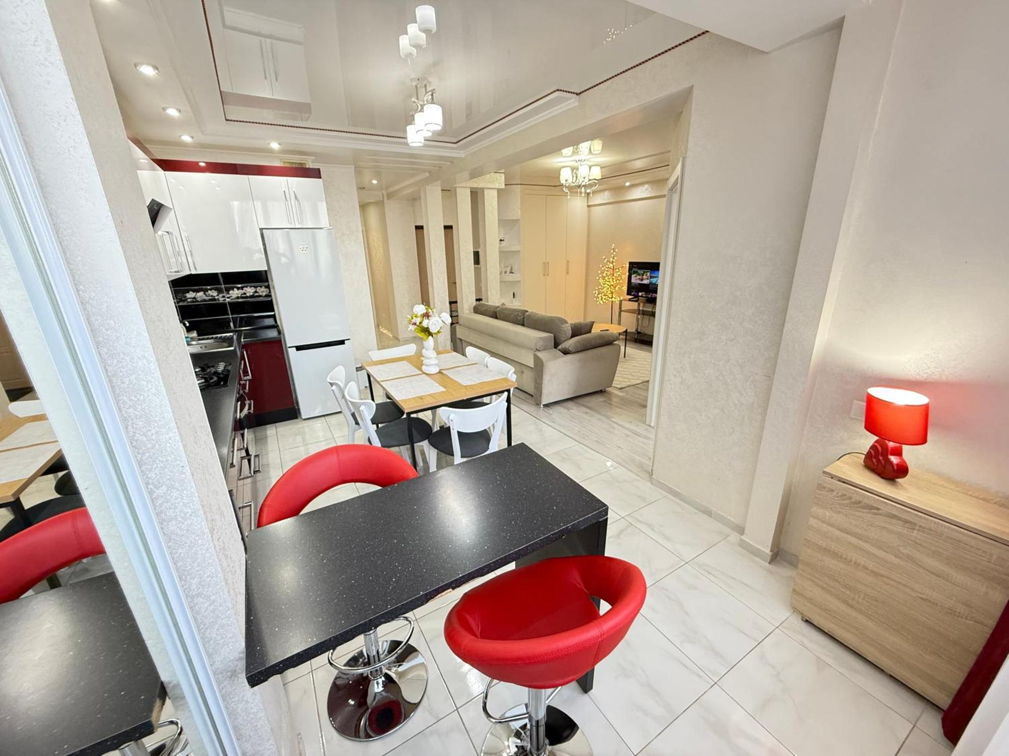 Cozy Two Bedroom Large Apartment Кишинёв Экстерьер фото