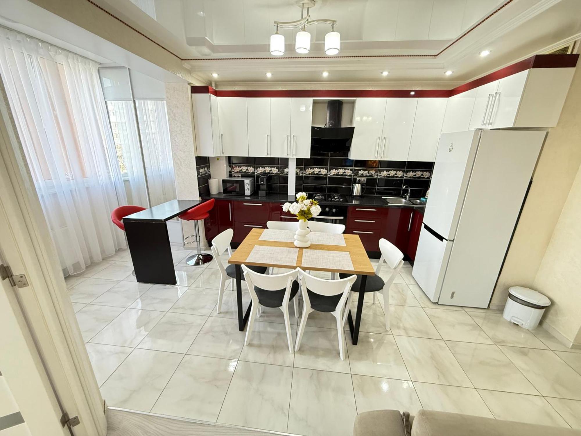 Cozy Two Bedroom Large Apartment Кишинёв Экстерьер фото