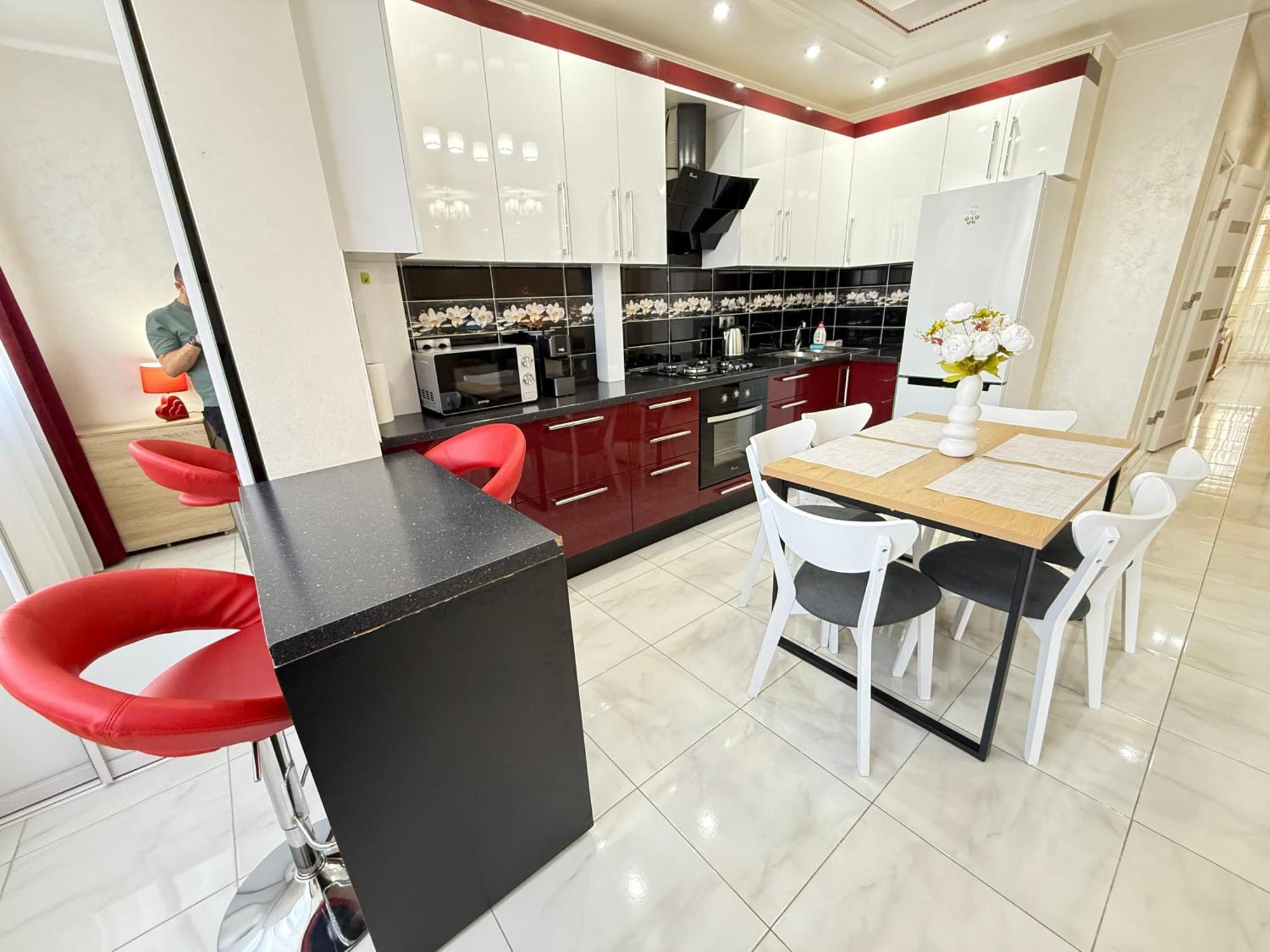 Cozy Two Bedroom Large Apartment Кишинёв Экстерьер фото