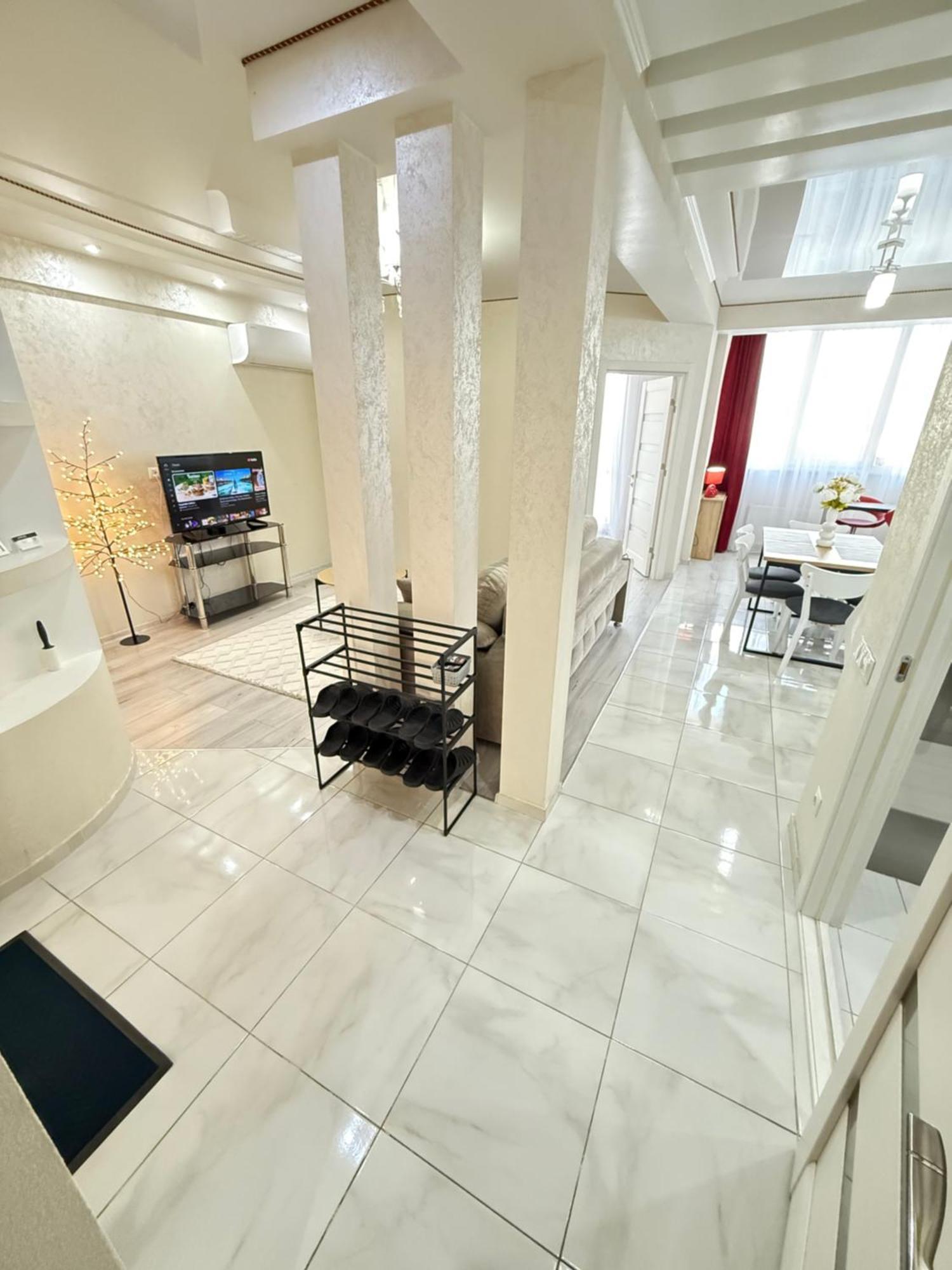 Cozy Two Bedroom Large Apartment Кишинёв Экстерьер фото