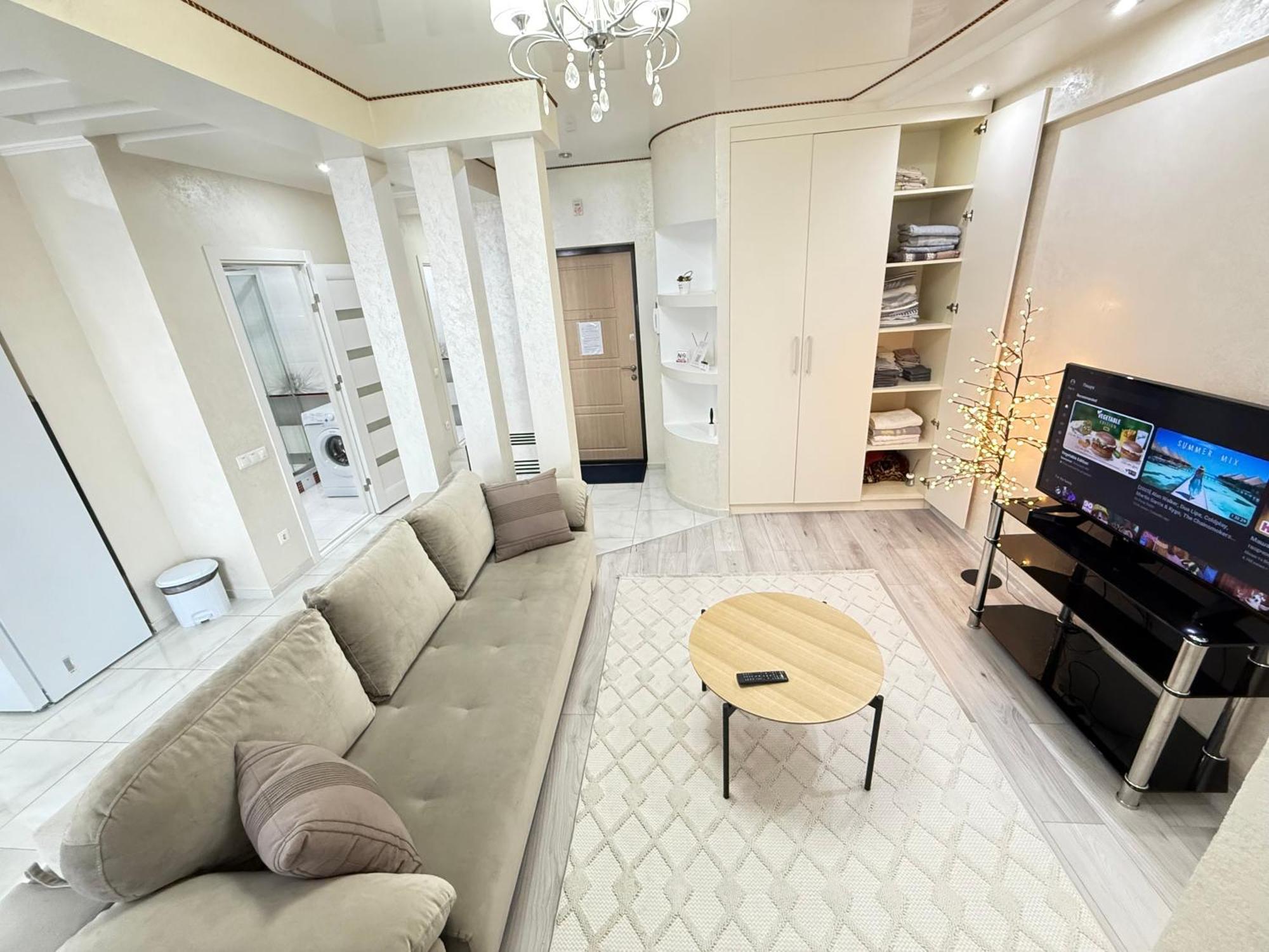 Cozy Two Bedroom Large Apartment Кишинёв Экстерьер фото