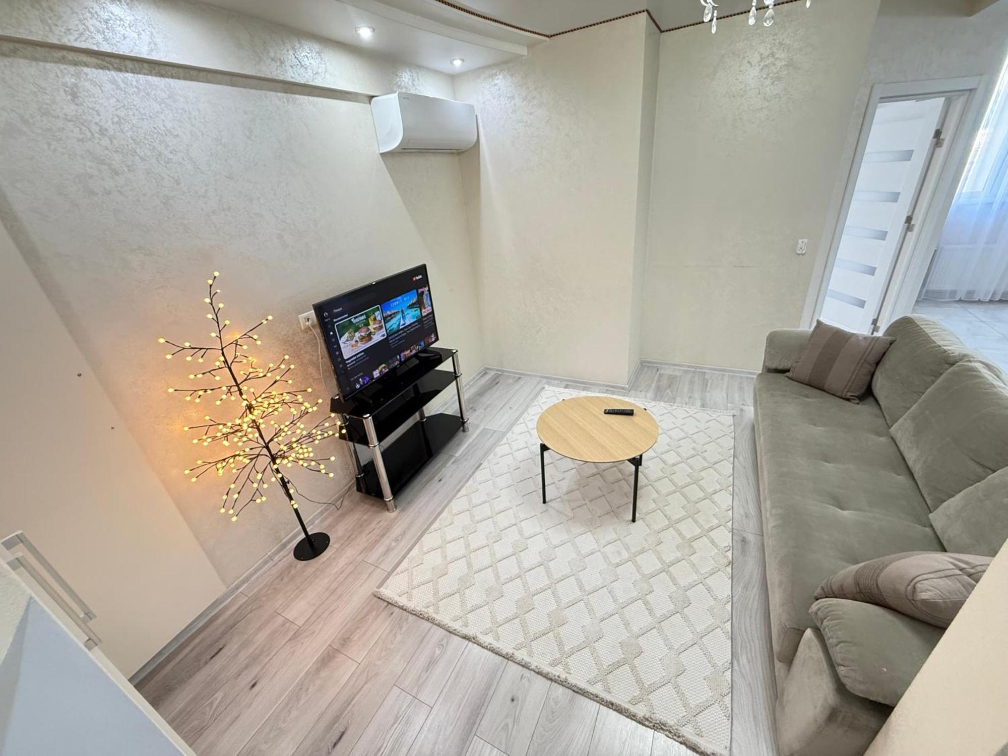 Cozy Two Bedroom Large Apartment Кишинёв Экстерьер фото